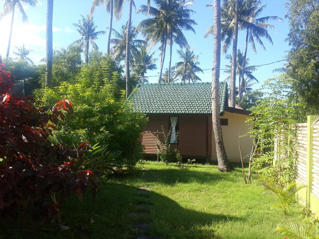 Oasi Bungalows Hotel Gili Air Esterno foto
