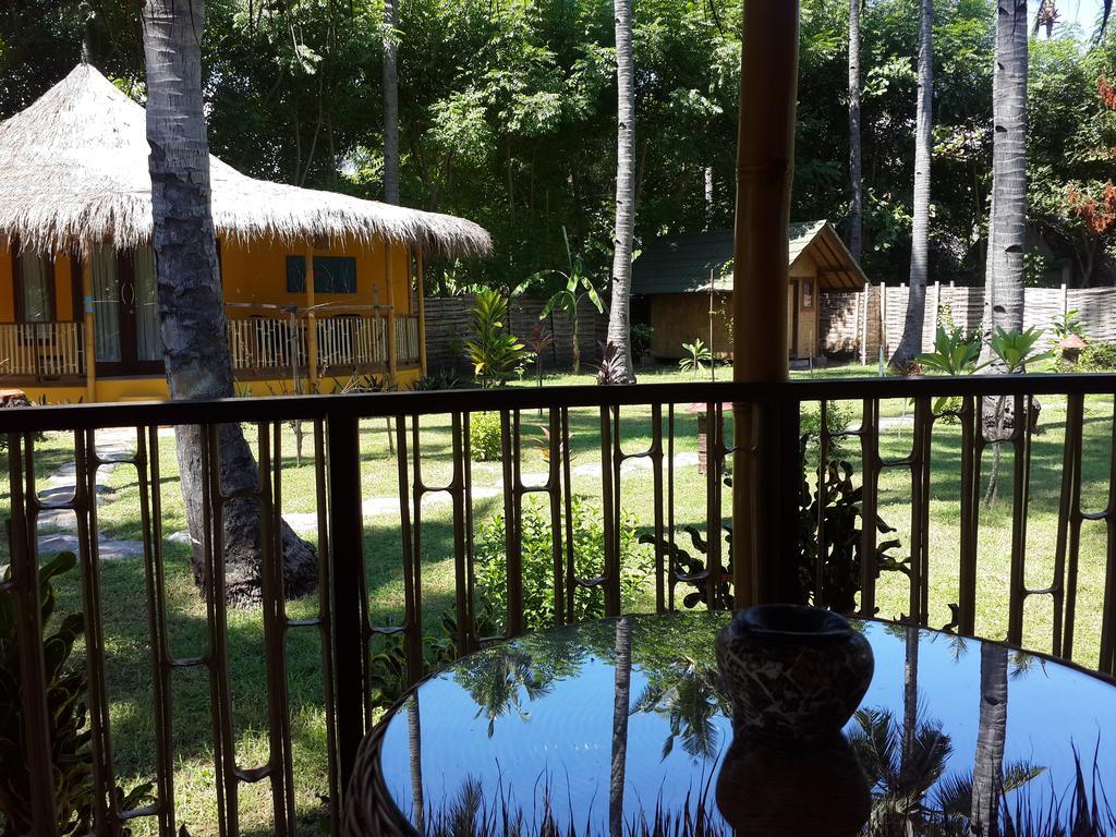 Oasi Bungalows Hotel Gili Air Esterno foto