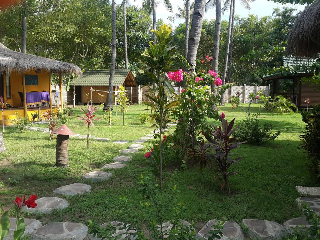 Oasi Bungalows Hotel Gili Air Esterno foto