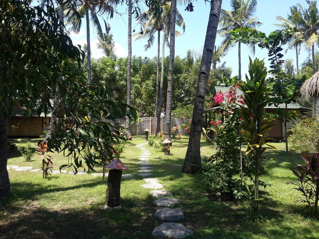 Oasi Bungalows Hotel Gili Air Esterno foto