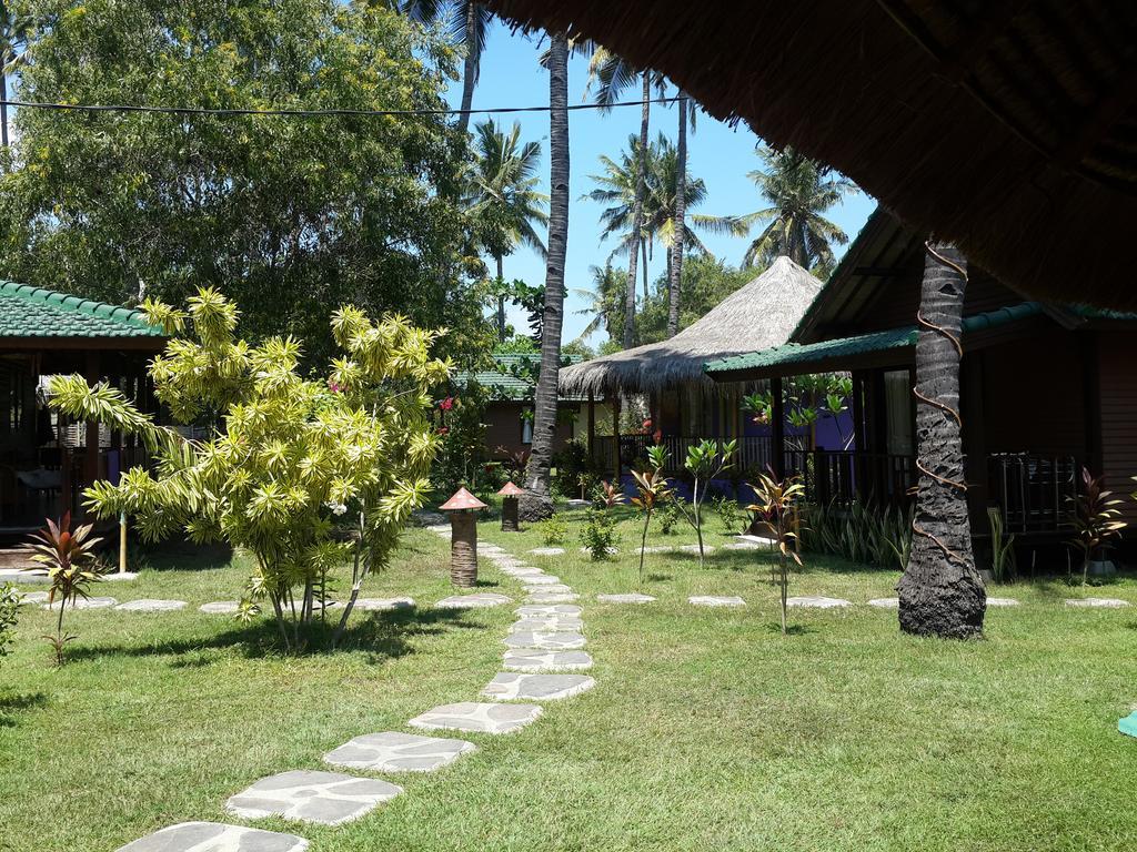 Oasi Bungalows Hotel Gili Air Esterno foto