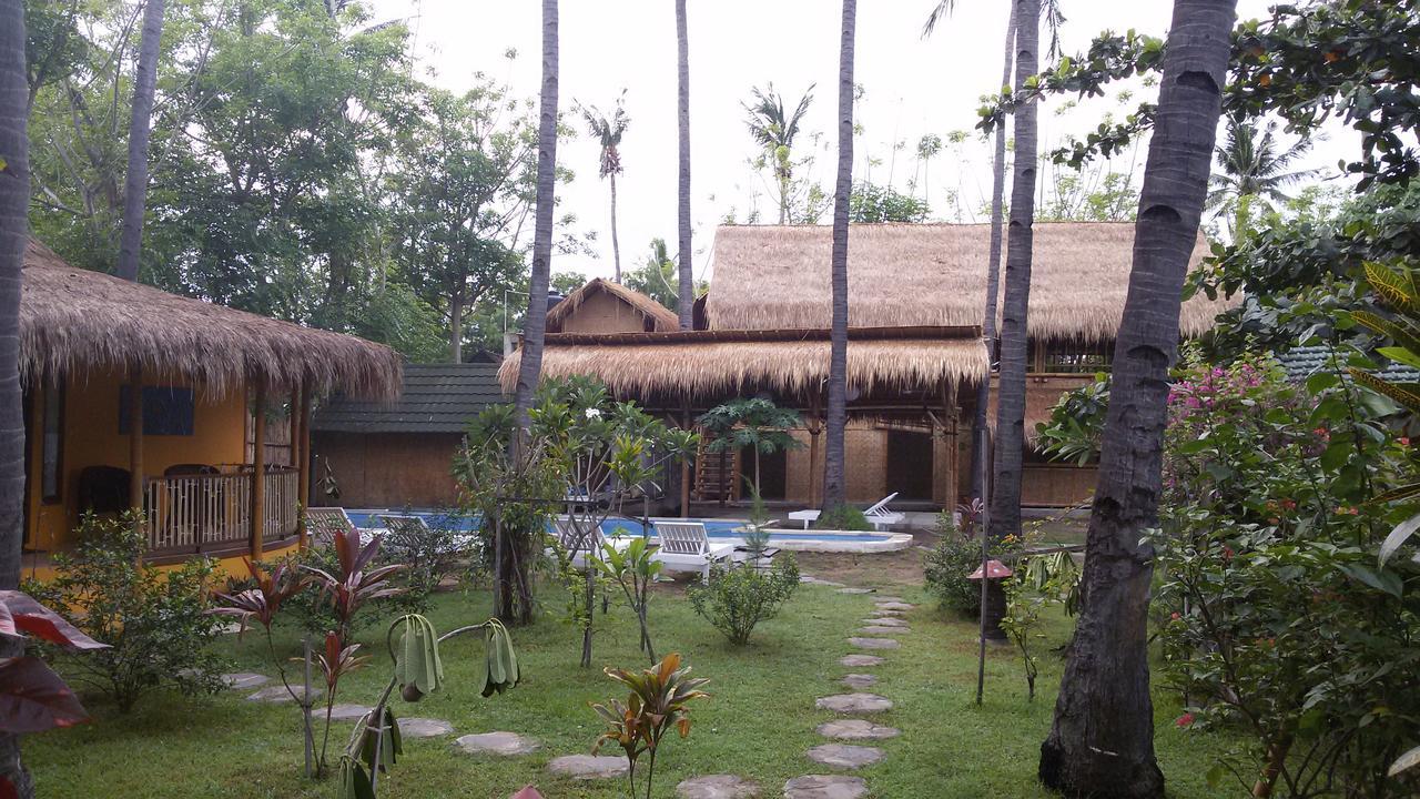 Oasi Bungalows Hotel Gili Air Esterno foto