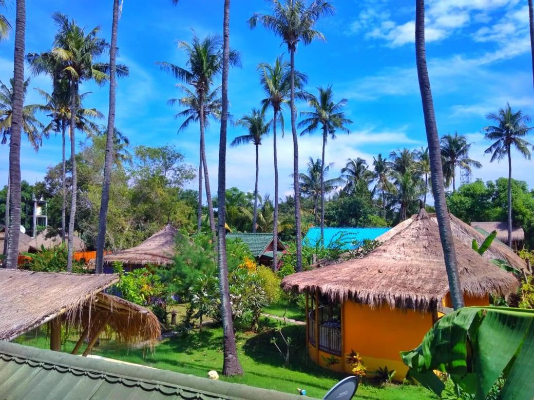 Oasi Bungalows Hotel Gili Air Esterno foto