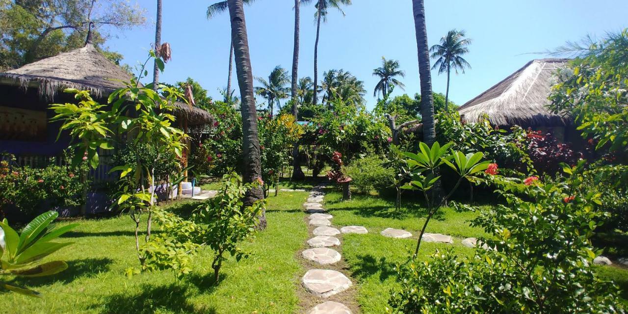 Oasi Bungalows Hotel Gili Air Esterno foto