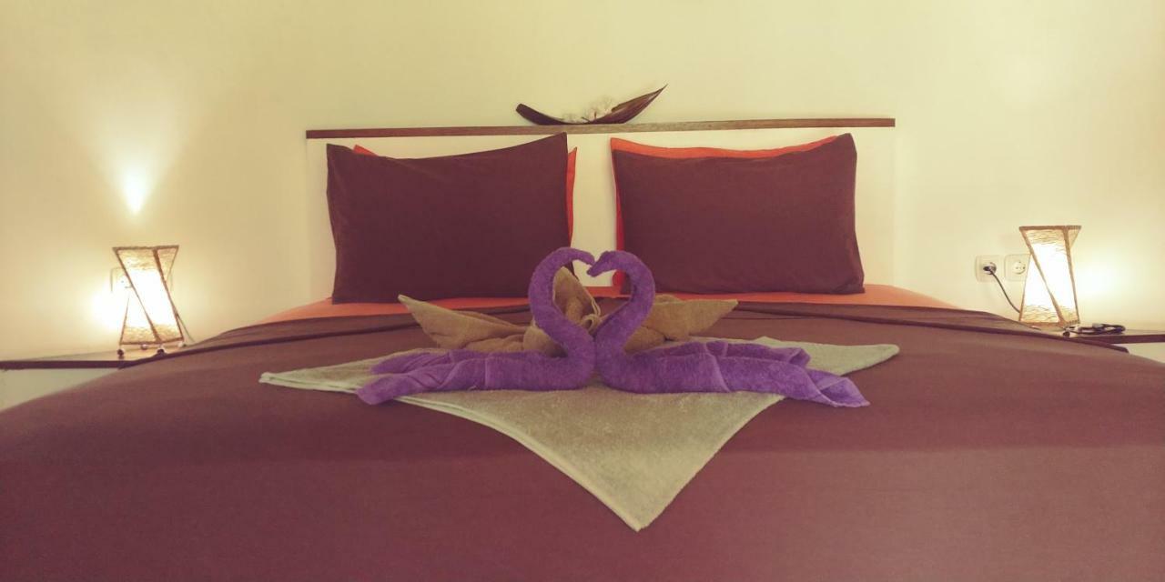 Oasi Bungalows Hotel Gili Air Esterno foto