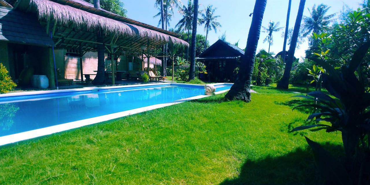 Oasi Bungalows Hotel Gili Air Esterno foto