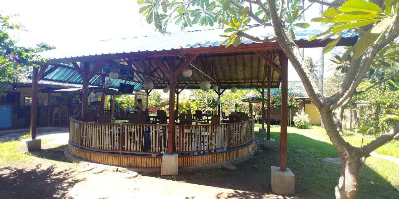 Oasi Bungalows Hotel Gili Air Esterno foto