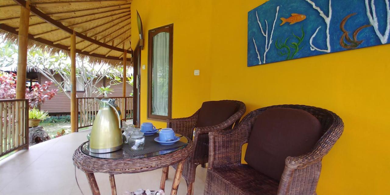 Oasi Bungalows Hotel Gili Air Esterno foto