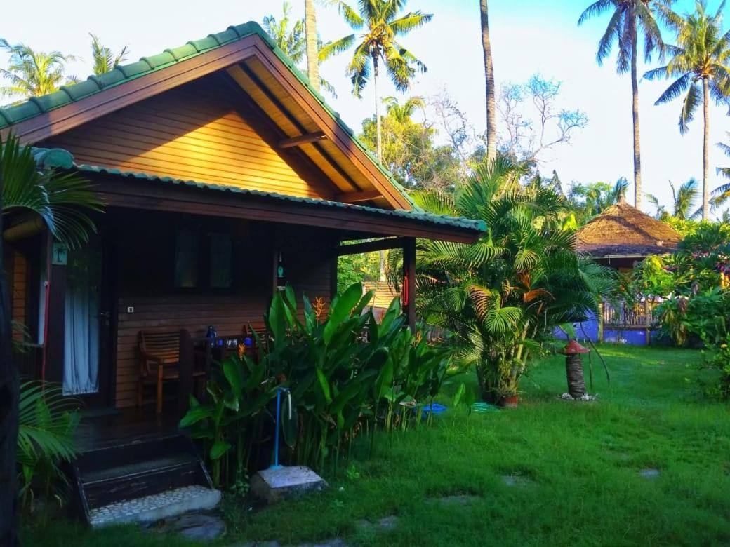 Oasi Bungalows Hotel Gili Air Esterno foto